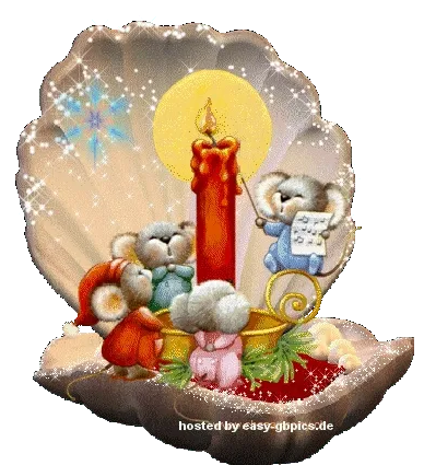 Drie muisjes rond een kaars in een schelp, kleurrijk en feestelijk.