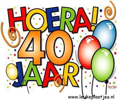 Feestelijk ontwerp met de tekst 'Hoera! 40 jaar' en kleurrijke ballonnen.