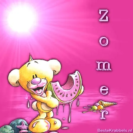 Een vrolijke gele teddybeer met een schijf watermeloen op een roze achtergrond.