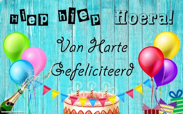 Feestelijke achtergrond met ballonnen en een taart. Tekst: Hiep hiep hoera! Gefeliciteerd!
