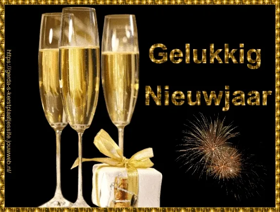 Drie champagneglazen, met tekst ‘Gelukkig Nieuwjaar’ en vuurwerk op de achtergrond.