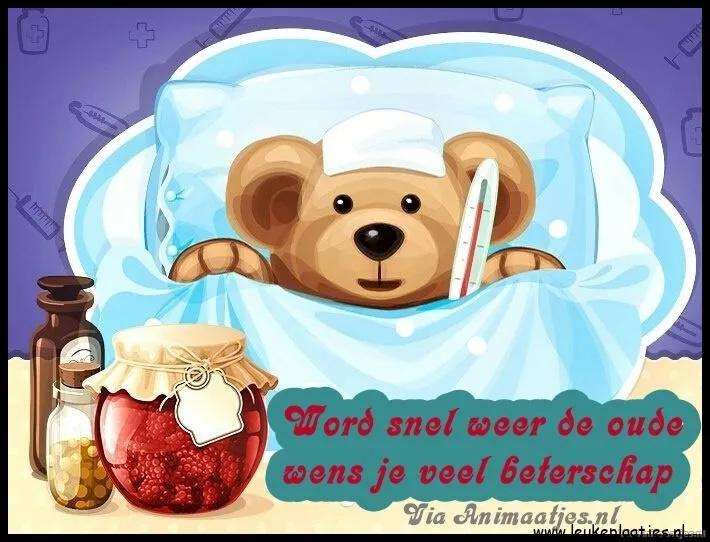 Een zieke teddybeer in bed met een thermometer en medicijnen, omringd door potjes.