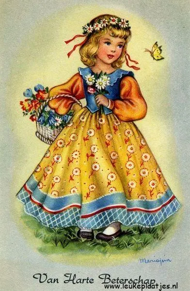 Meisje in kleurrijke jurk met bloemen, met mand en een vlinder op de achtergrond.