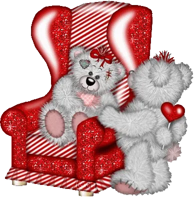 Twee schattige teddyberen op een rode stoel met witte strepen en hartjes.