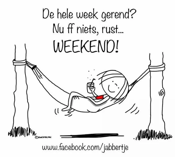 Een cartoon van een persoon die in een hangmat ligt met een drankje, genietend van het weekend.
