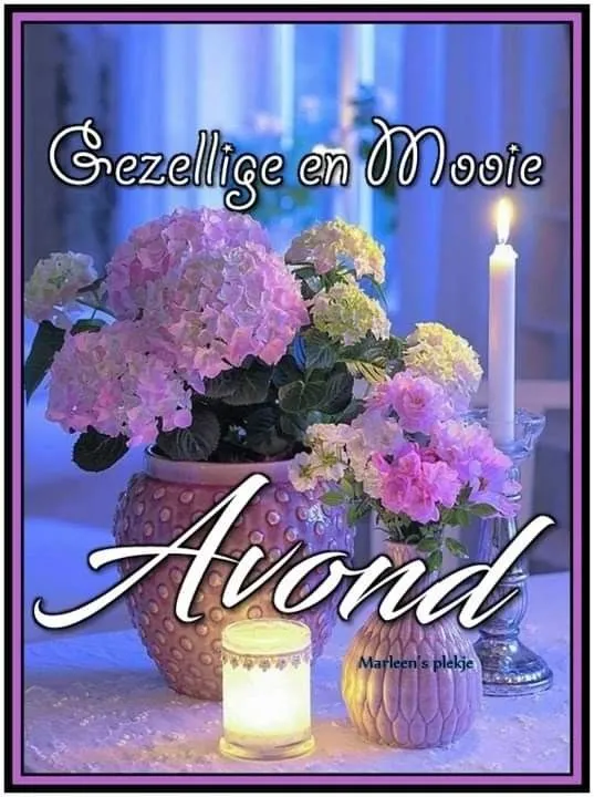 Een sfeervolle avond met bloemen, kaarslicht en een warme ambiance.