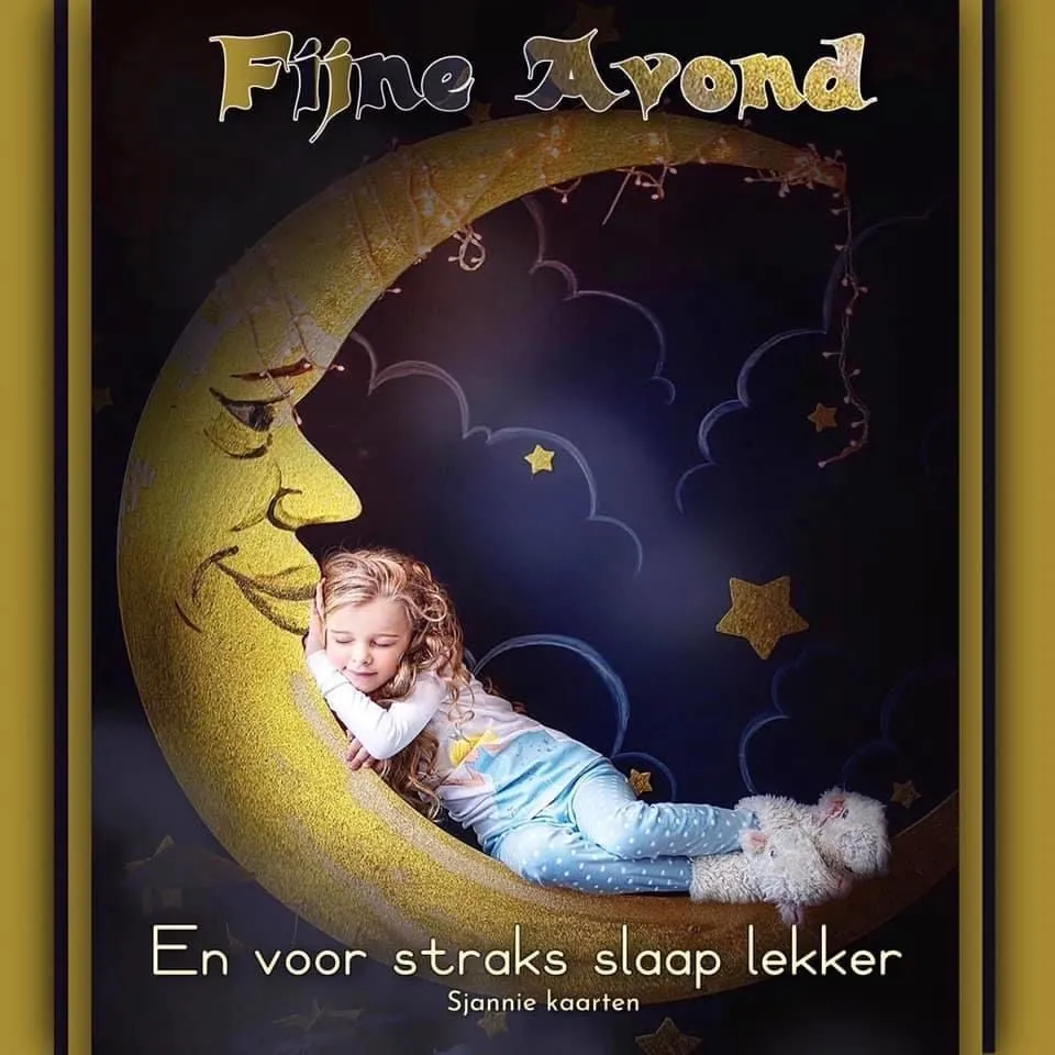 ᐅ fijne avond en slaap lekker - Fijne avond plaatjes Meisje ligt op een maan, omringd door sterren met de tekst "Fijne Avond".