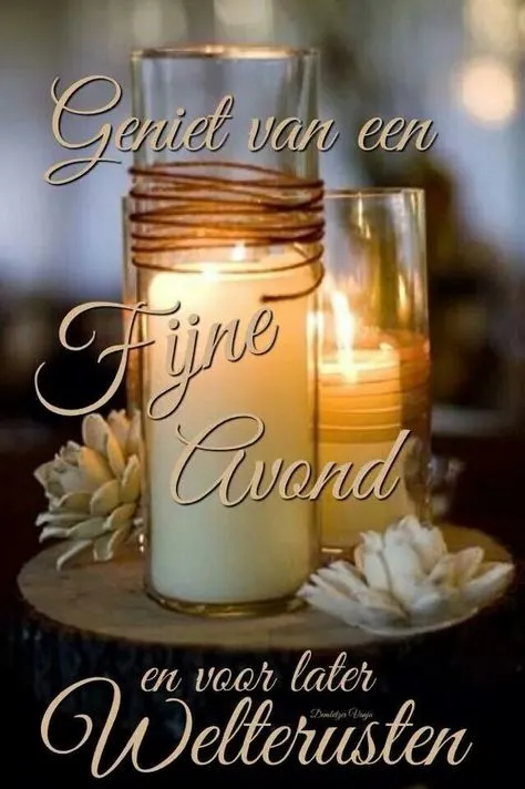 ᐅ fijne avond en slaap lekker - Fijne avond plaatjes Kaarsen branden op een houten ondergrond met de tekst "Fijne Avond" en "Welterusten".