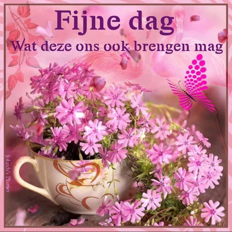 ᐅ Gratis Fijne Dag Wensen - De Leukste Kaarten - Fijne Dag plaatjes Tekst met roze bloemen in een kopje, met de woorden "Fijne dag" erboven.