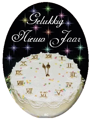 Taart met een klok, versierd voor het nieuwe jaar met de tekst "Gelukkig Nieuw Jaar".