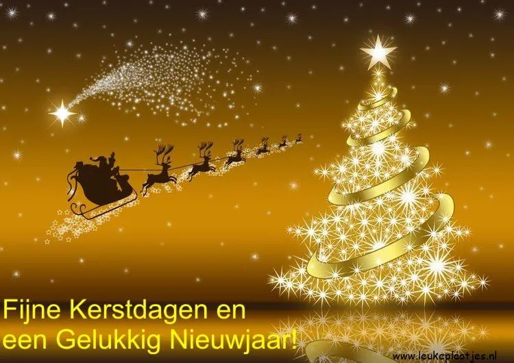 Gouden kerstboom met sterren en een arrenslee, wensen voor feestdagen.