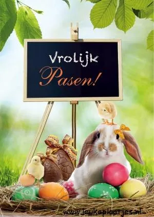 Een konijn met eieren en paasdecoraties, met een bord dat "Vrolijk Pasen!" zegt.