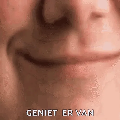 Een close-up van een glimlach met tekst "Geniet er van" eronder.