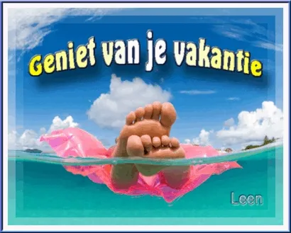 Twee voeten boven water, met de tekst 'Geniet van je vakantie' erboven.
