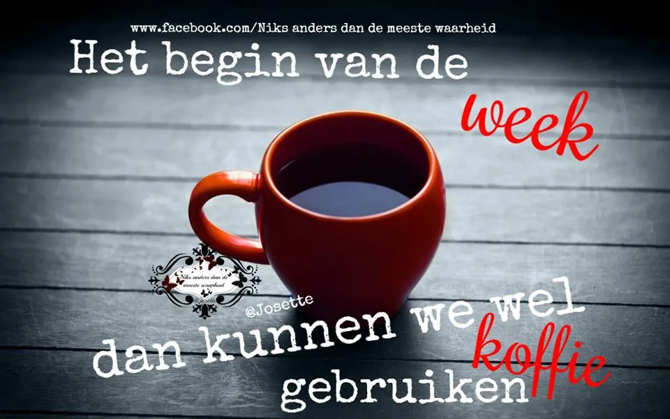 Rode mok met koffie, tekst over het begin van de week en koffiegebruik.