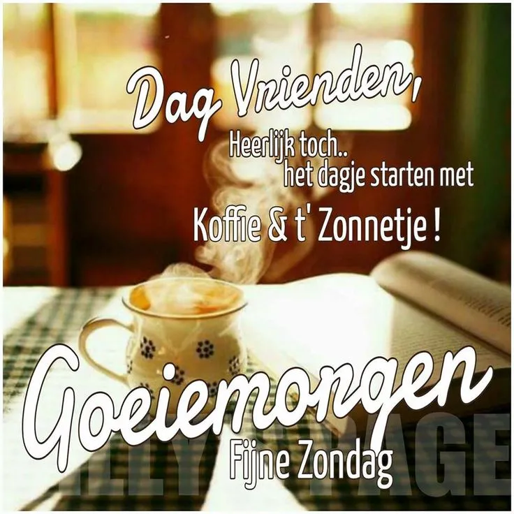 Kopje koffie met stoom, tekst: "Goedemorgen, fijne zondag!" in een gezellige omgeving.