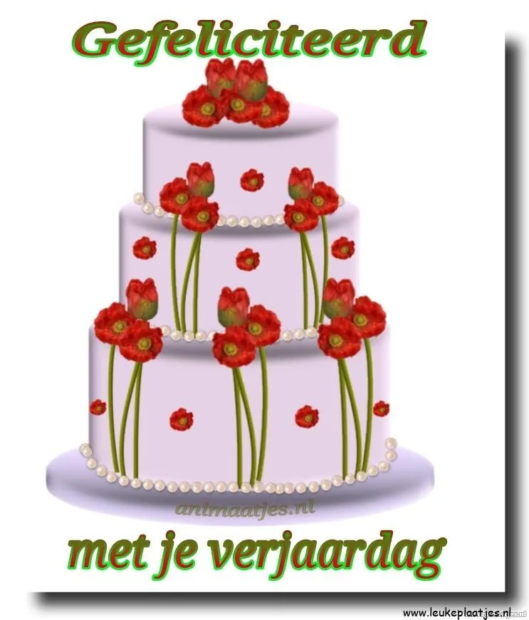 Feestelijke verjaardagstaart versierd met bloemen en parels. Gefeliciteerd!