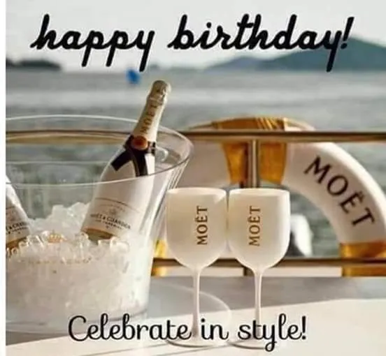 ᐅ gefeliciteerd vrouw - Verjaardag plaatjes Verjaardagswens met champagneflessen en glazen op een boot.