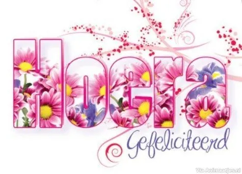 ᐅ gefeliciteerd vrouw - Verjaardag plaatjes Tekst "Hoera Gefeliciteerd" versierd met bloemen.