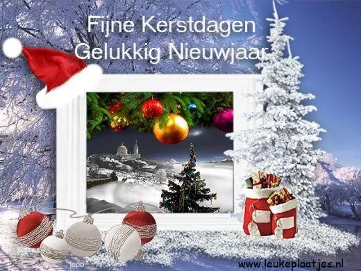 Kerstdecoratie met een binnen- en buitenbeeld, felicitaties voor de feestdagen.