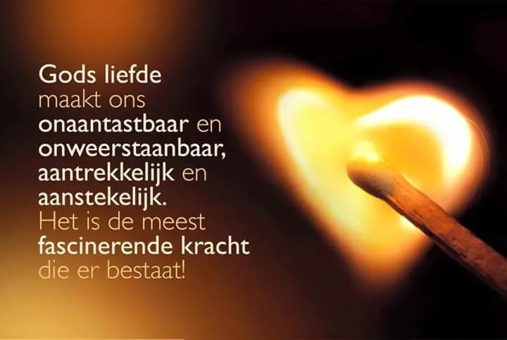 Een vurige hartvormige gloed met tekst over Gods liefde.