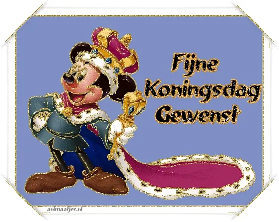 Mickey Mouse in koningsdagkostuum met kroon en scepter op een blauwe achtergrond.