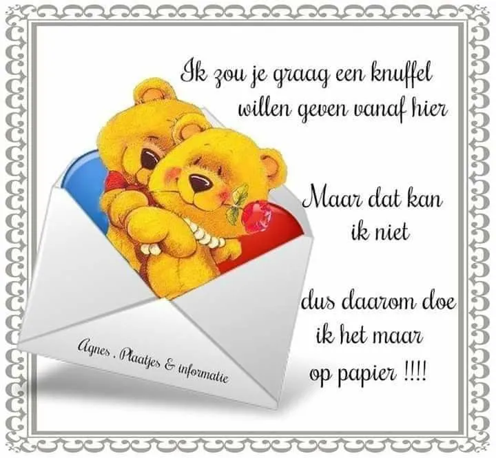 ᐅ goedemorgen knuffel - Fijne Dag plaatjes Twee schattige teddyberen in een envelop met een knuffelgroet.