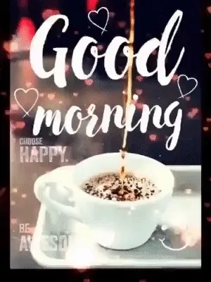 Koffie wordt ingeschonken in een mok met de tekst 'Good morning'.