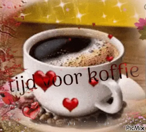 Een mok koffie versierd met hartjes en de tekst "tijd voor koffie".