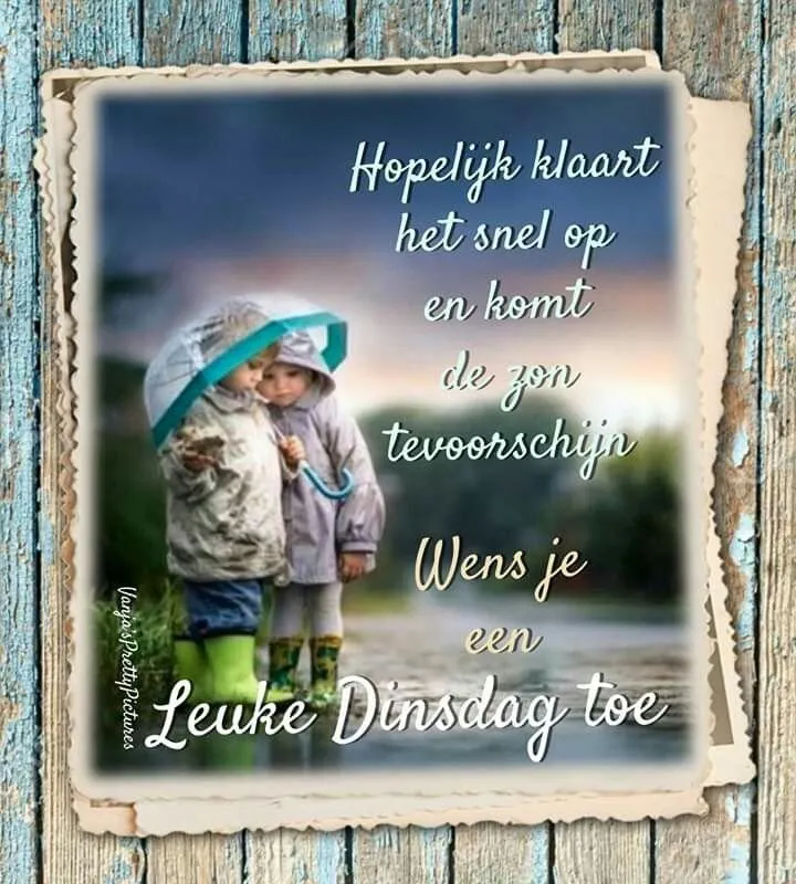 ᐅ goedemorgen wensen - Goedemorgen plaatjes Twee kinderen in regenjassen met een tekst over een mooie dinsdag.
