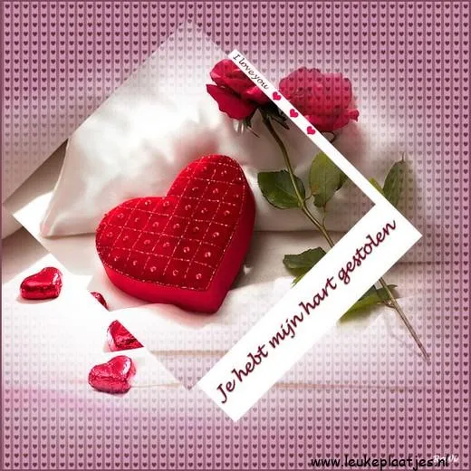 ᐅ happy valentijn - Valentijnsdag plaatjes Rode hartvormige kussen met roos en glitterhartjes, romantisch en liefdevol.