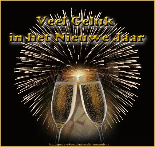 Bij een fonkelend vuurwerk, twee glazen proostend op het nieuwe jaar.