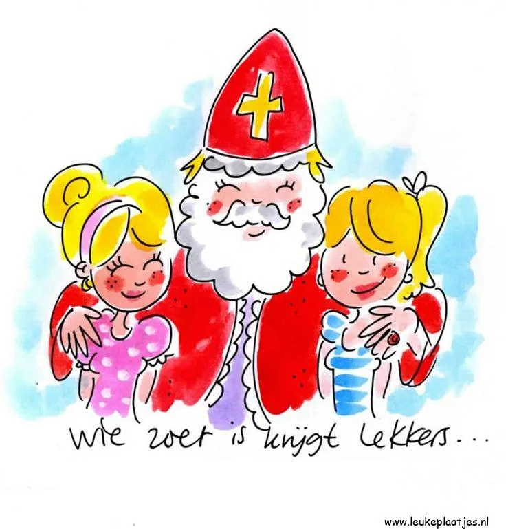 Sint met twee kinderen in feestelijke kleding, lachend en samen poserende.
