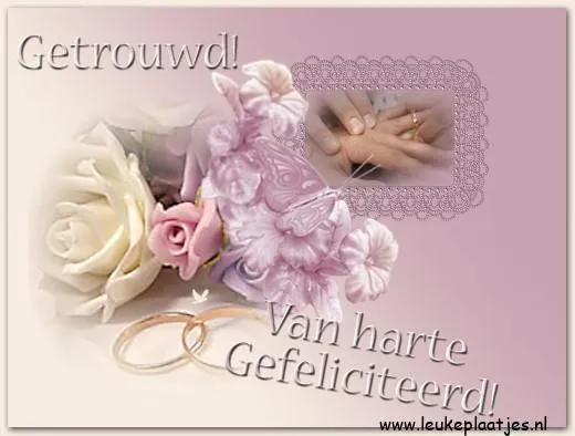 Elegante huwelijkskaart met bloemen en trouwringen, met de tekst "Van harte Gefeliciteerd!"