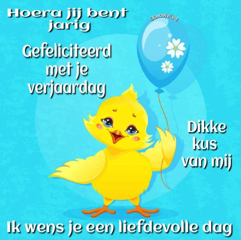 ᐅ verjaardagsplaatjes - Verjaardag plaatjes Gele kuikentje met een ballon en verjaardagstekst, vrolijke felicitatie voor verjaardag.